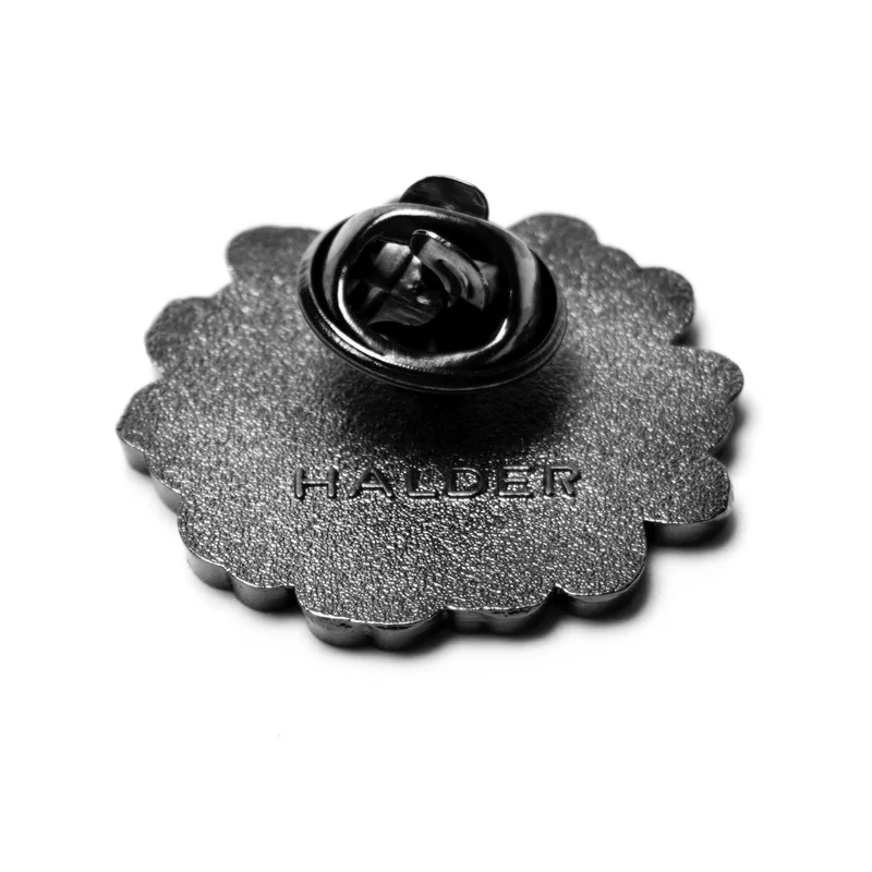 

P5779 Dongmanli Sunflower Hard Enamel Pins Glow In The Dark Badge Pin for Backpack Collar Lapel Luminous Jewelry