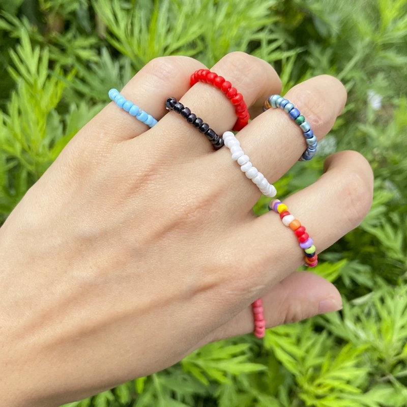 

Kiwiberry 2021 7colors Summer Bohemian Holiday Style Colored Flowers Rice Bead Ring Ins Wind Beaded Ring Couple Rings Wholesale