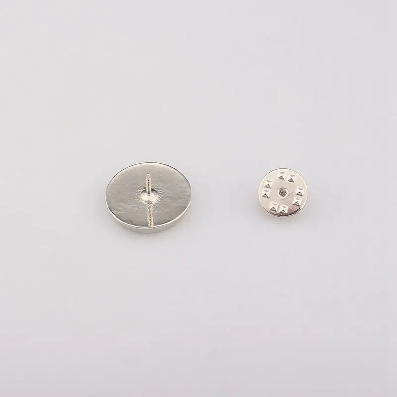 Брошь с эмалированным металлическим покрытием в стиле аниме Ювелирное Украшение