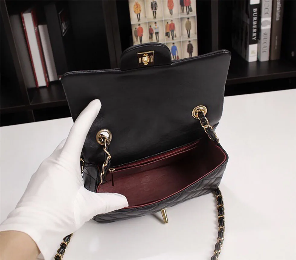 

Women's luxury shoulder bag, high quality caviar leather chain, classic lapel, mini2c