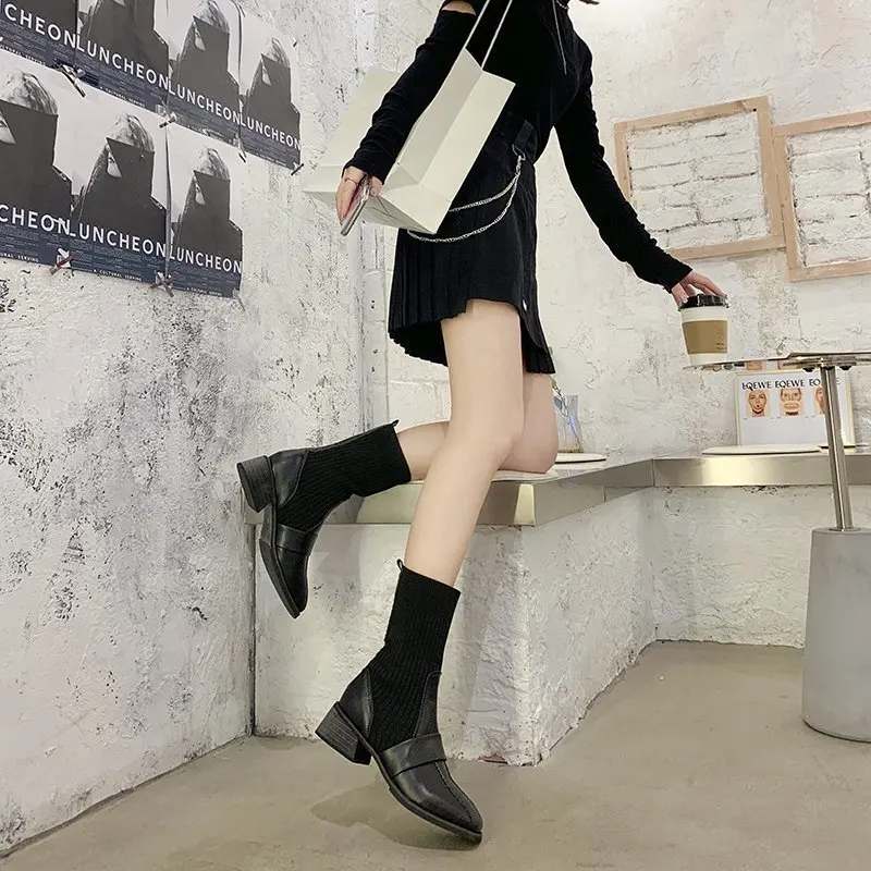 

Spring and autumn 2020 new fashion thin and thin boots wild thick heel elastic sock boots square head Martin boots female X176