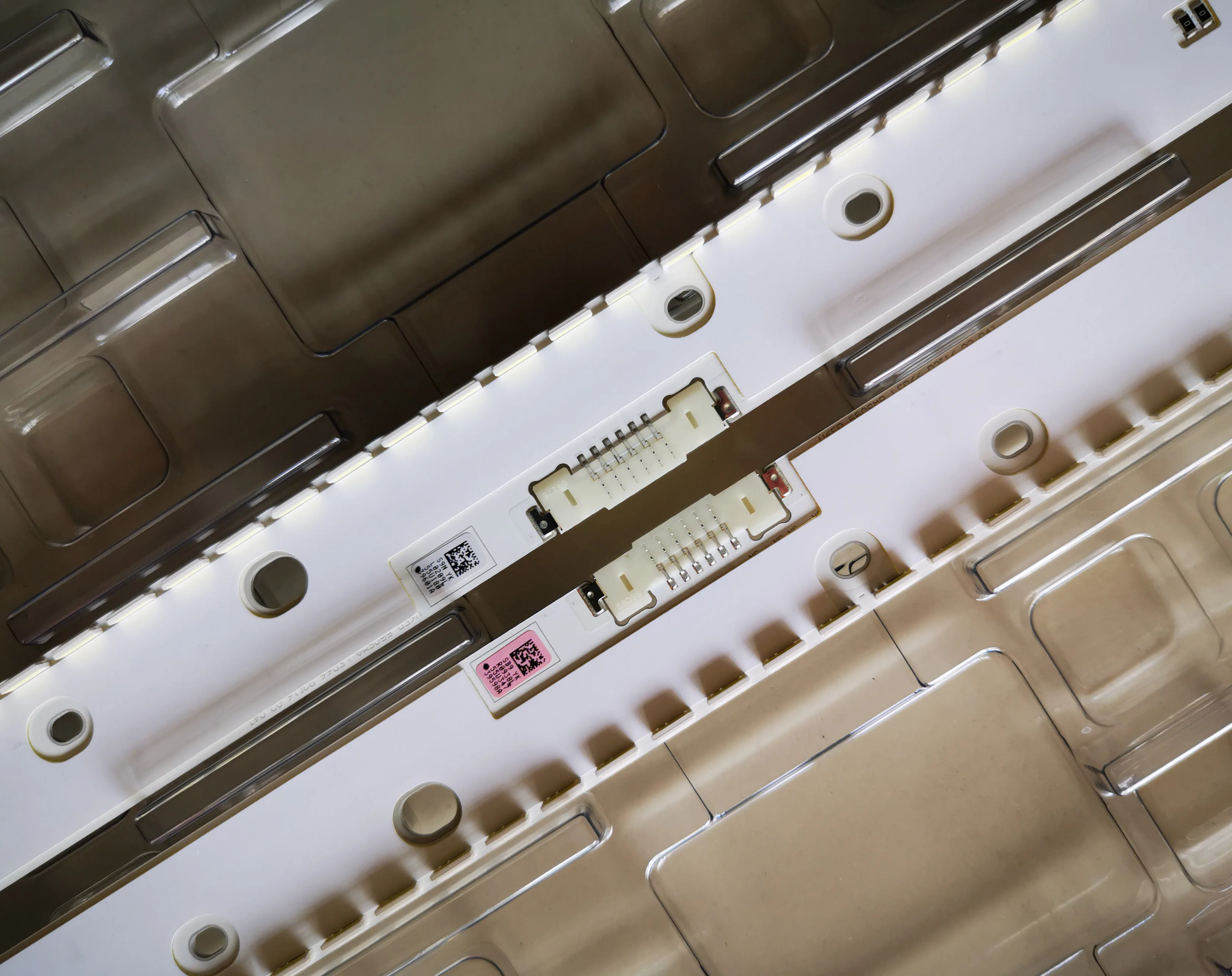 2 шт. 66LED 3В новая Оригинальная Светодиодная лента V6ER_550SMA_LED66_R2 V6ER_550SMB_LED66_R2 BN96 39601A