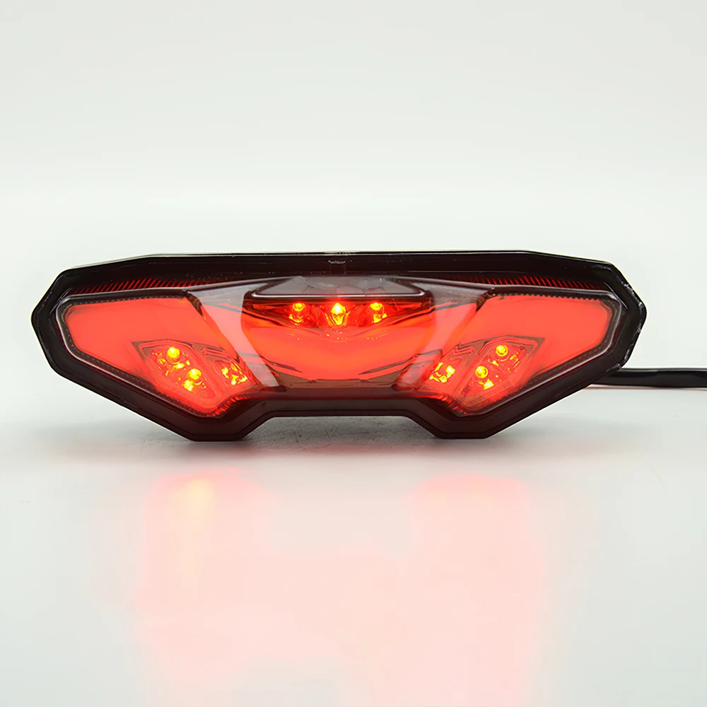 

Яркий задний фонарь для мотоцикла, энергосберегающий светодиодный фонарь, безопасный задний фонарь для езды на мотоцикле, практичный задни...