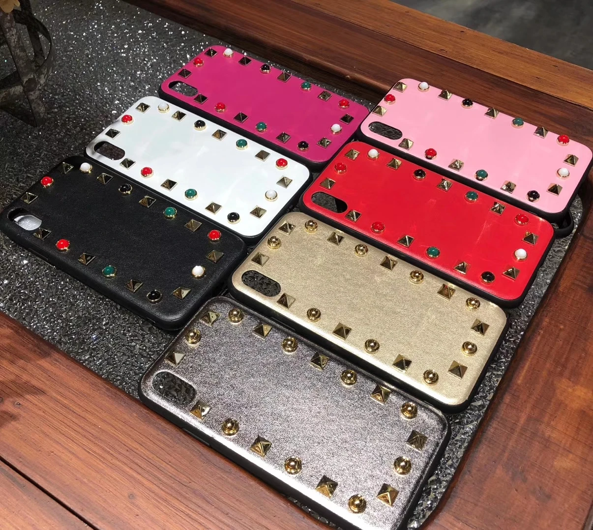 Роскошный кожаный чехол с шипами и заклепками красочные ювелирное Чехол для