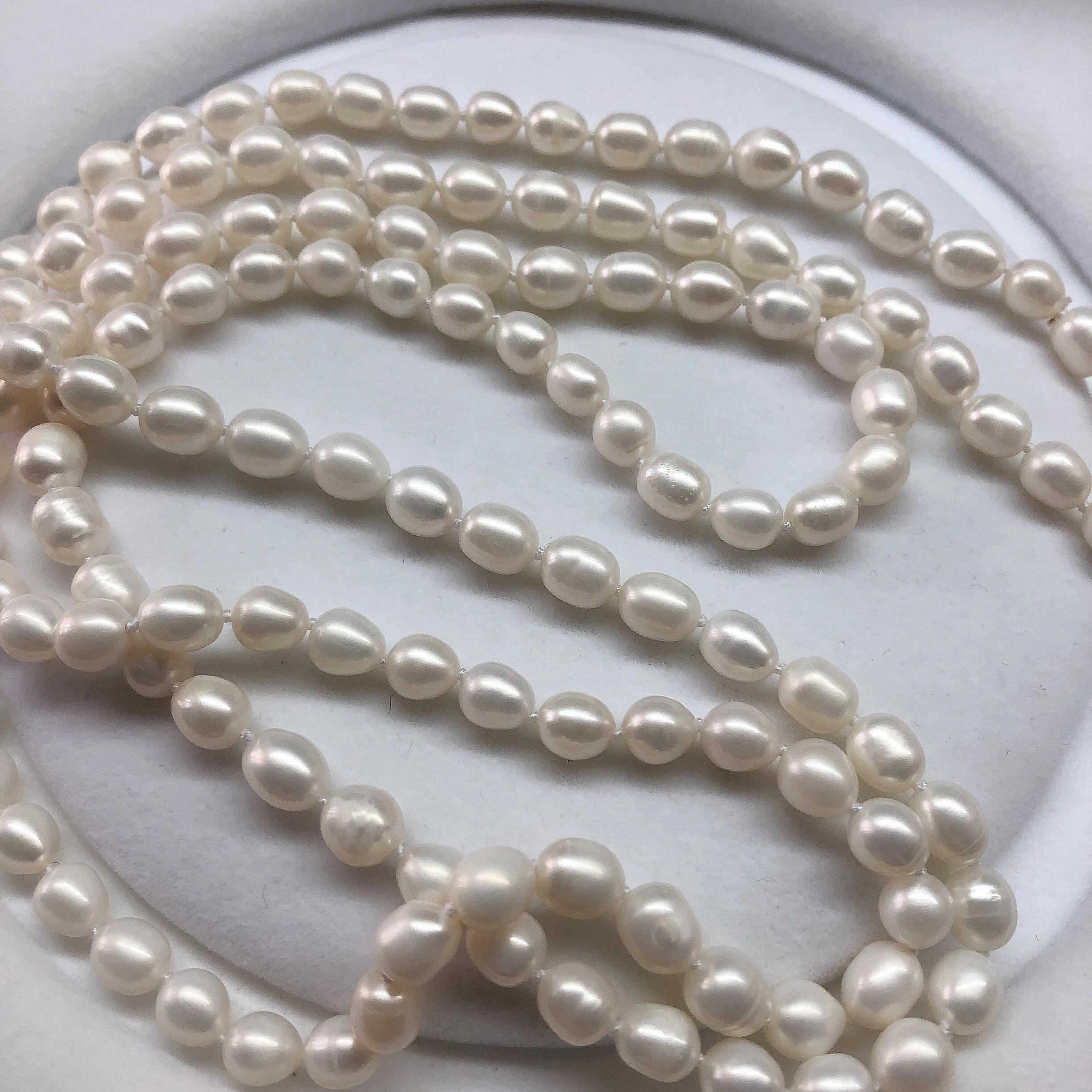 Ожерелье из пресноводного жемчуга длиной 120 см белое оранжевое фиолетовое 100%