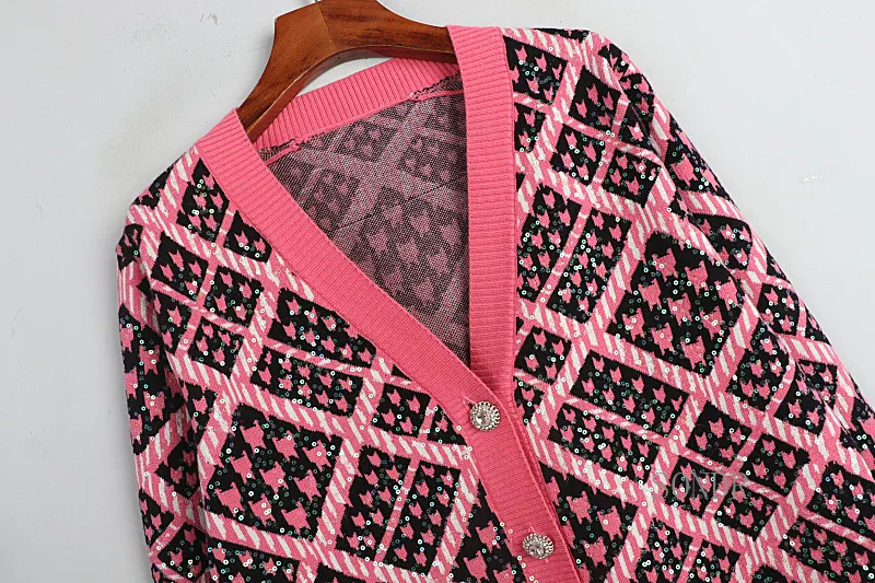

Rose Plaid Cardigan with Sequins Women 2020 New Loose Cardigan Sweater V Neck Crystal Button Knitted Cardigan Woman Sweaters