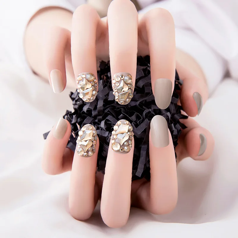 

Fake Nails Diamond-Encrusted Peach Heart Short Wearing Nail Stickers Finished Nails 24 With Glue