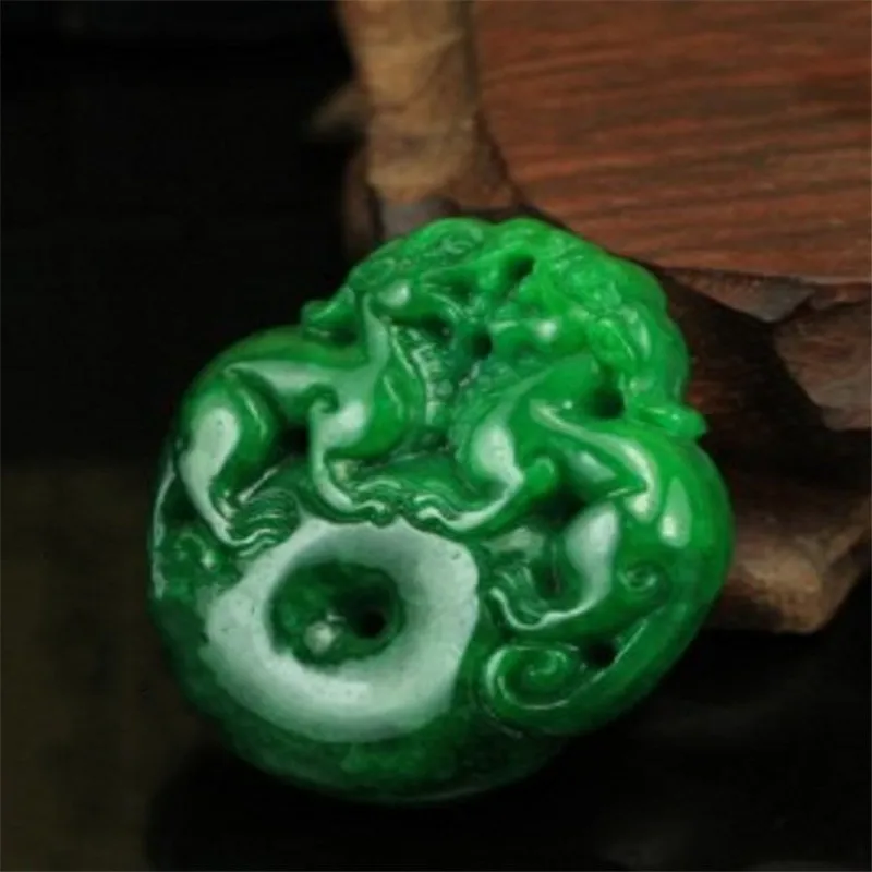 Натуральный нефритовый сушеный зеленый ручной резной кулон brave | Дом и сад