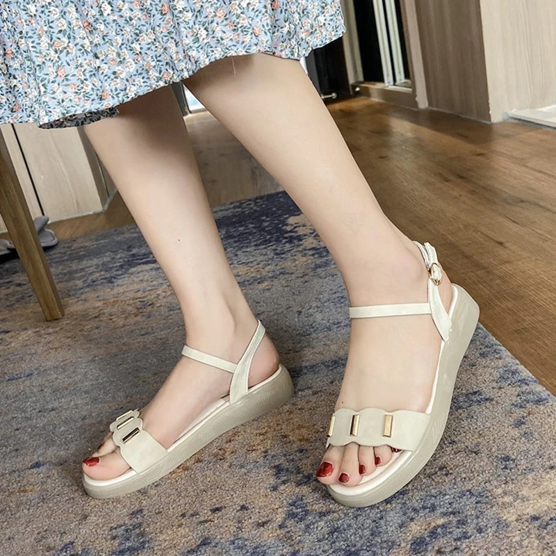

2021 Sandals Buckle Strap Clogs With Heel Med Black Shoes for Women Espadrilles Platform All-Match New Gladiator Thick Medium Be