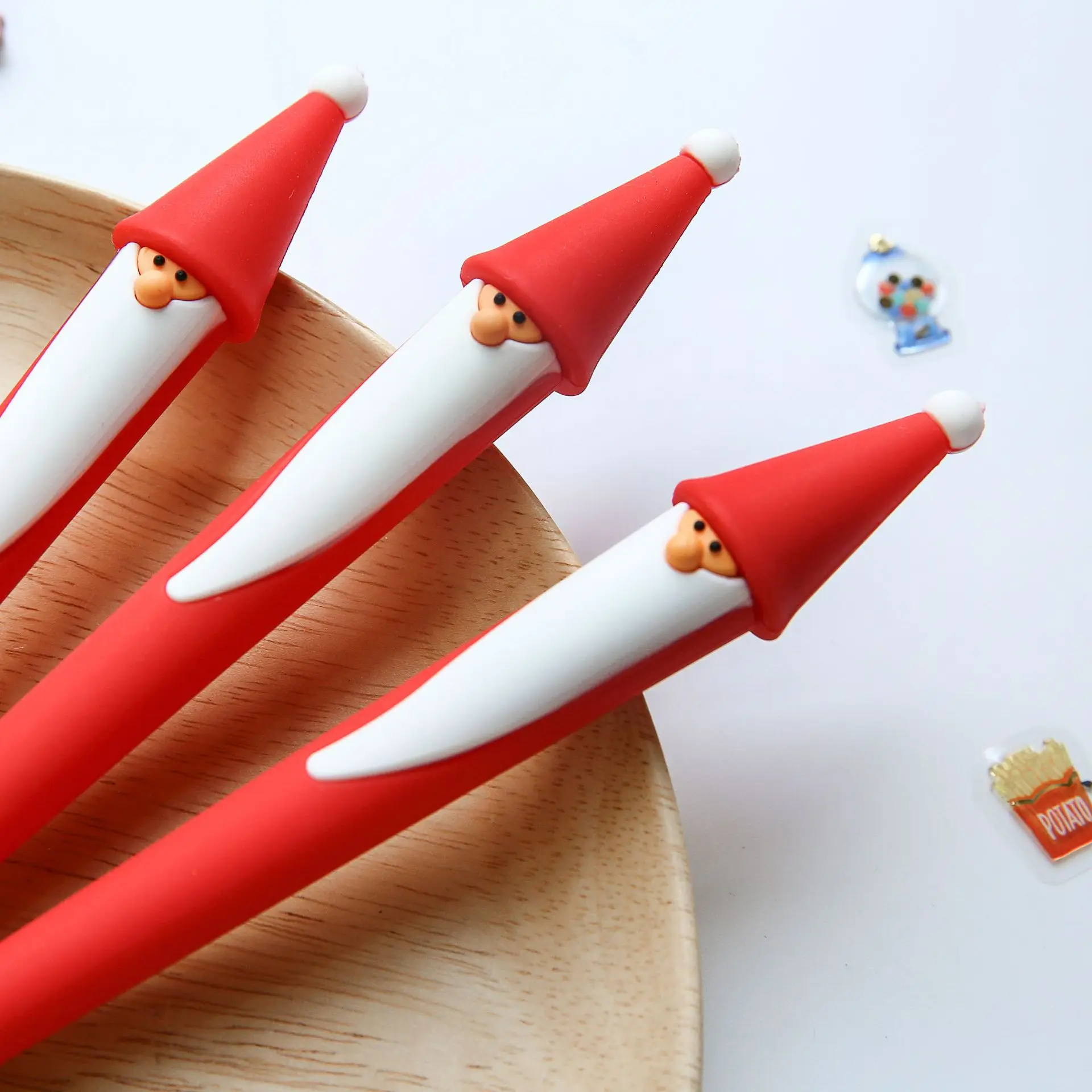 

Christmas tree Pen 0.5mm gel pen New Strange Santa Claus cute Pens Stationery Gift Kawaii Office School Supplies
