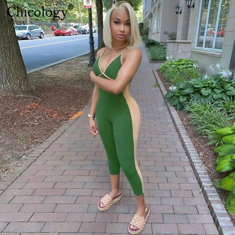 Chicology модный спортивный комбинезон с открытой спиной и боковой полосой v образным