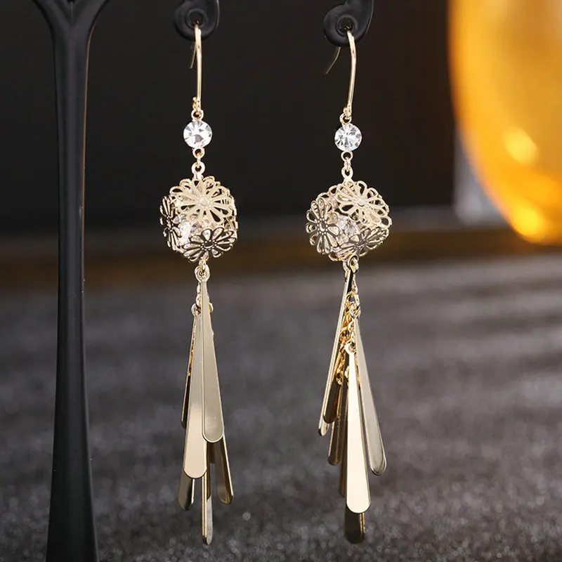 

1 пара виде полого цветка серьги-капельки с элегантной кисточкой серьги, модное ювелирное изделие для женщин, подарок