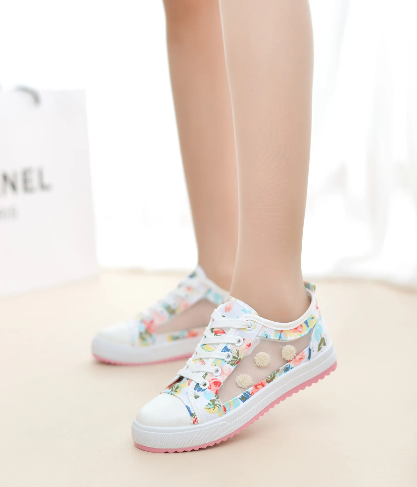 Новинка года; белые туфли на танкетке; женские Сникеры на платформе; tenis feminino; повседневная женская летняя парусиновая обувь; zapatos De Mujer