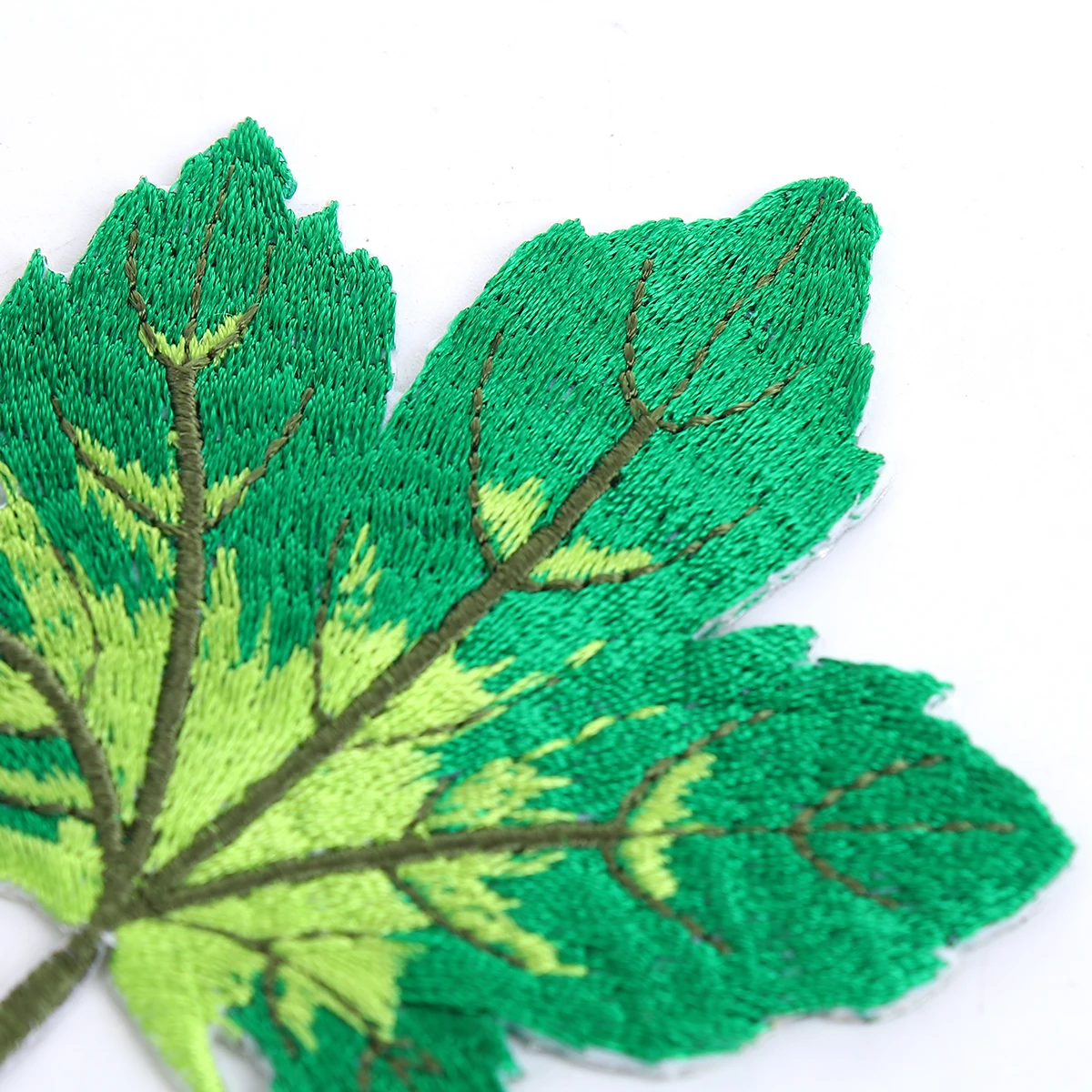 

DoreenBeads 6 Colors Embroidered Maple Leaf Patches Iron On Applique for Bags Clothes Sewing 1PC