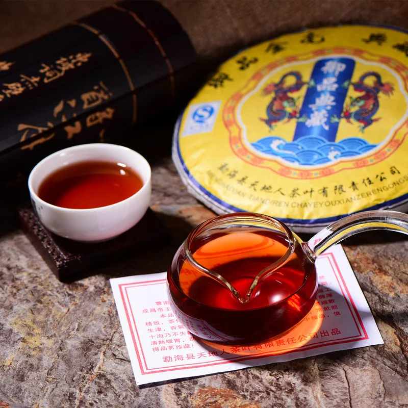 2009 год чай Menghai Heaven Earth TianDiRen 357 г Императорская коллекция с золотыми бутонами