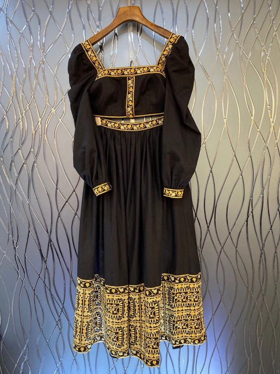 

Spring 2021 new women's fashion square collar color matching decorative short top + long skirt 2-piece set 305