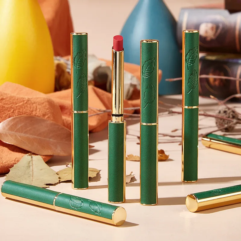 

Retro Lipstick Matte Lips Makeup Velvet Lip Stick Waterproof Long Lasting Easy To Color Make Up Beauty Cosmetic Maquiagem Lint