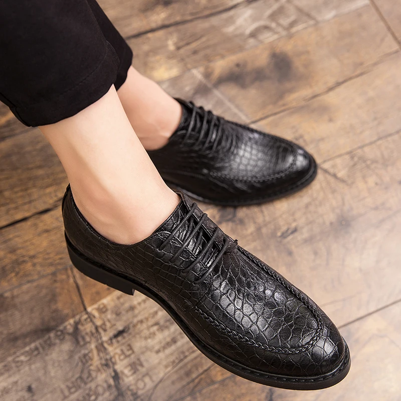 Туфли мужские кожаные оксфорды дышащие на шнуровке плоская подошва модные