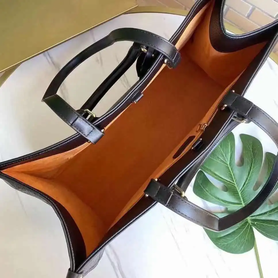 

Spring & Summer Large Capacity Tote Bag Ladies Luxury Designer