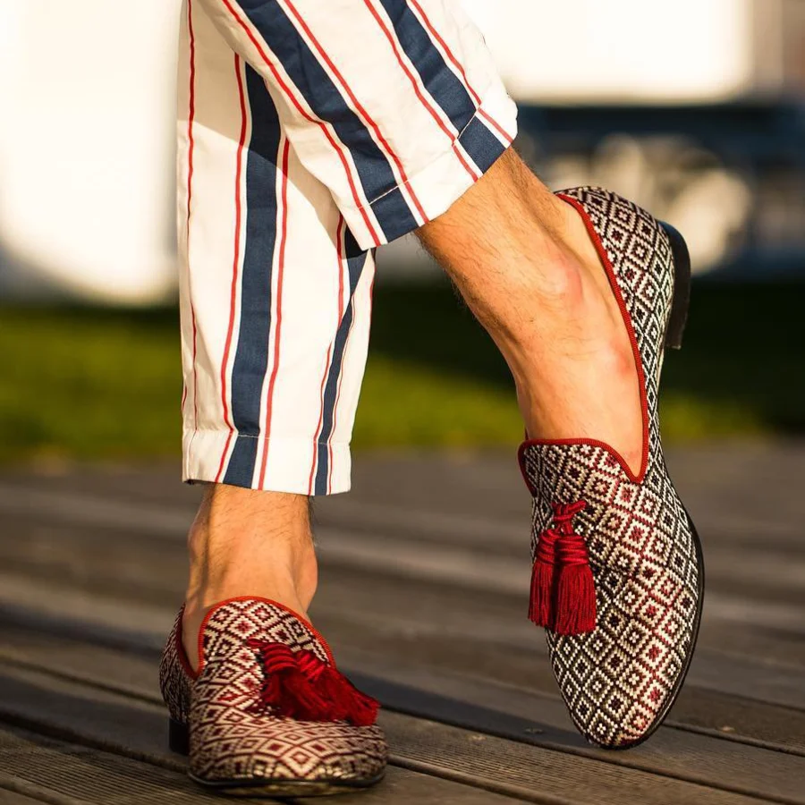 

2021 Spring New Handmade Tassel Plaid Canvas Loafers Trend Black and White Color Matching Party Home Men's Casual Shoes HL072