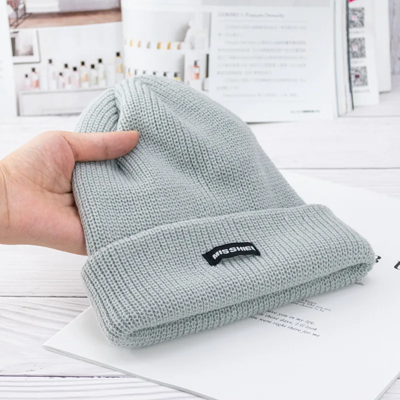 Шапка-бини KENSHELLEY зимняя вязаная однотонная повседневная в стиле хип-хоп унисекс |