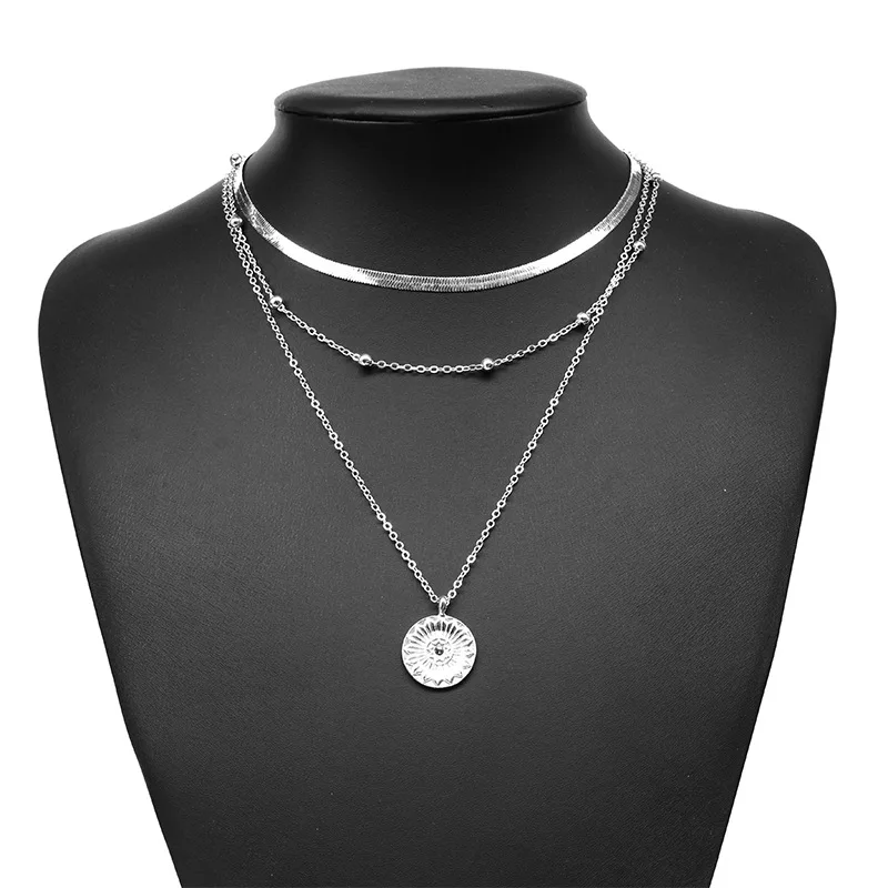 

XNMY 2021 Vintage Multilayer Necklace for Women Circle Pendant Collar Necklace Bohemian Clavicle Chain Short Necklaces Jewelry