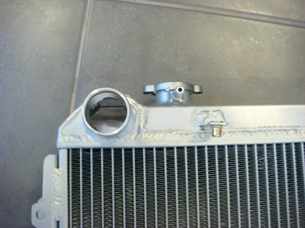 Новый высококачественный 3-рядный алюминиевый радиатор для TOYOTA Hilux surf KZN130 1KZ-TE 3 0 TD