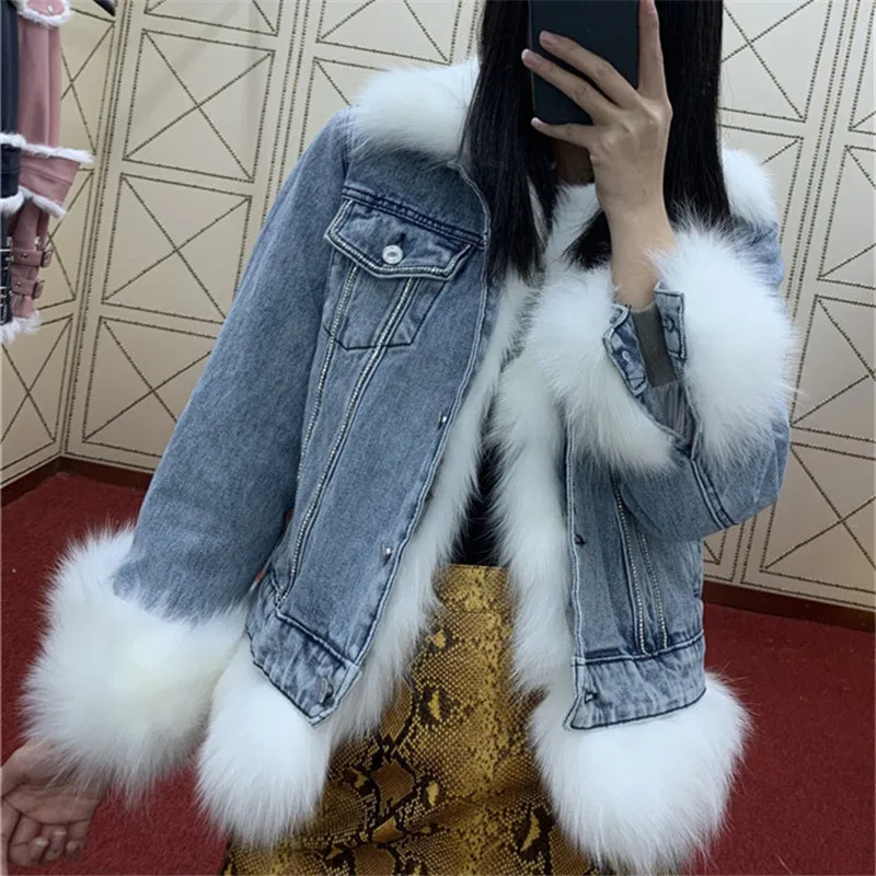 Женская зимняя куртка из натурального меха лисы с подкладкой 90% утиного пуха |