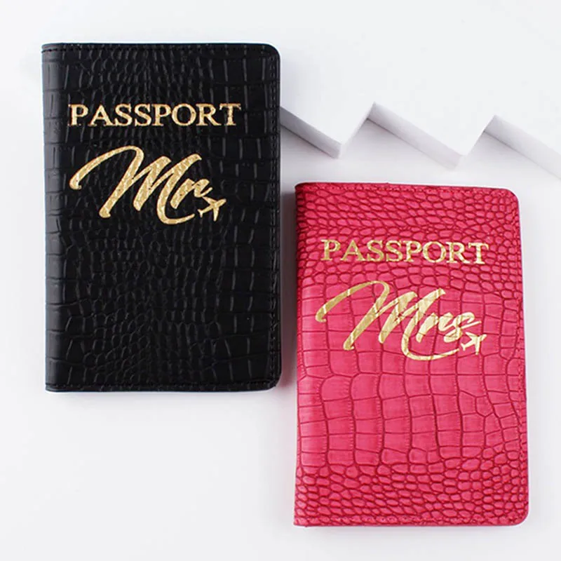 

Crocodile Pattern Lover Couple Passport Cover Hot Stamping Mr & Mrs Women Men Travel Wedding Passport Cover Holder Wedding Gift