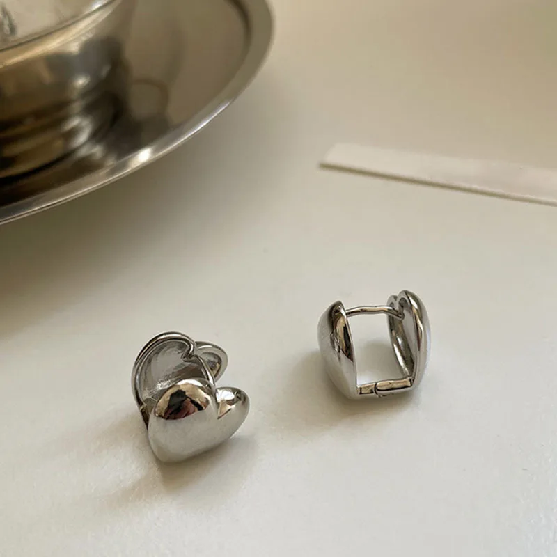 Женские серьги-гвоздики из серебра 925 пробы с защитой от аллергии  Украшения