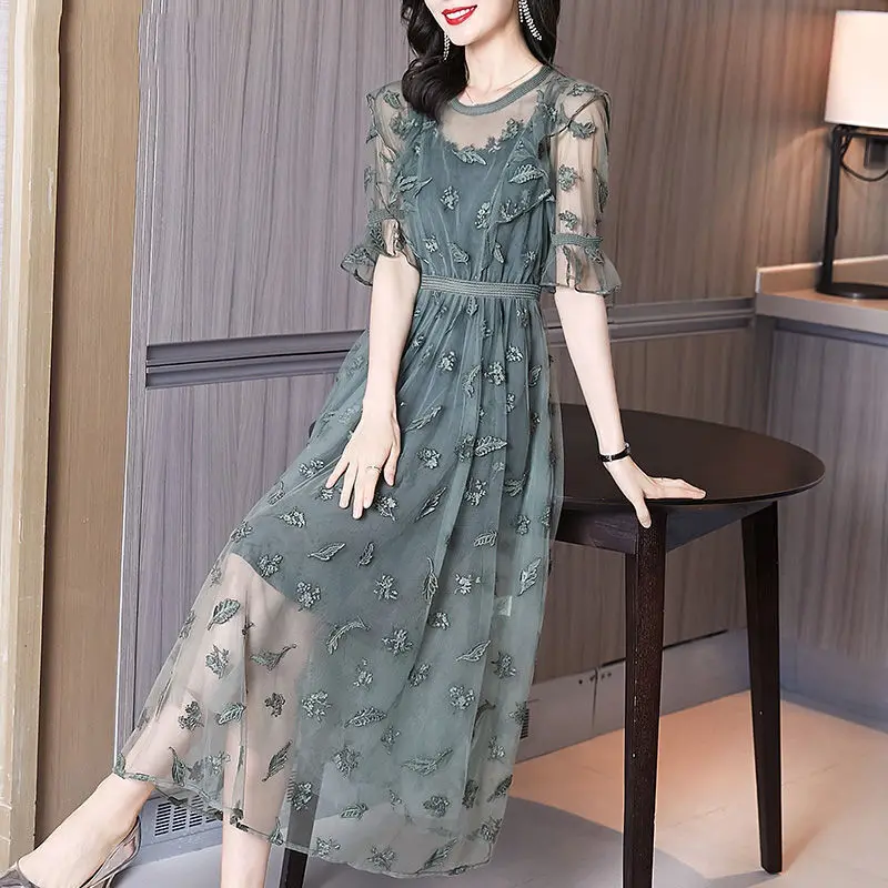 

2021 new spring and summer fashion French mid-length gentle temperament waist-knee ruffled women's dress