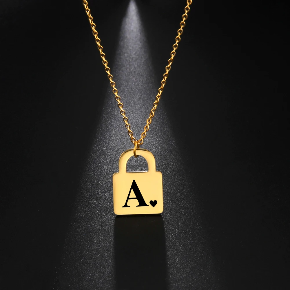 

Cazador Letter Lock Pendant Necklaces Sweet Love Heart Lock Stainless Steel Jewelry Party Wedding Christmas Gifts 2021 Fashion