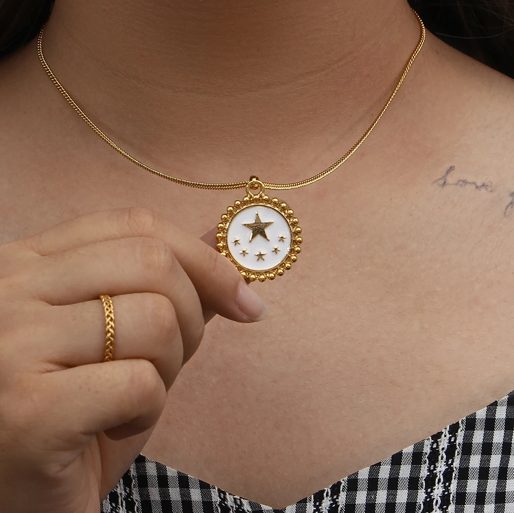 

2021 New Red White Black Enamel Star Pattern Gold Coin Necklace For Women Ladies Heart Pendant Necklaces Jewelry Accessories