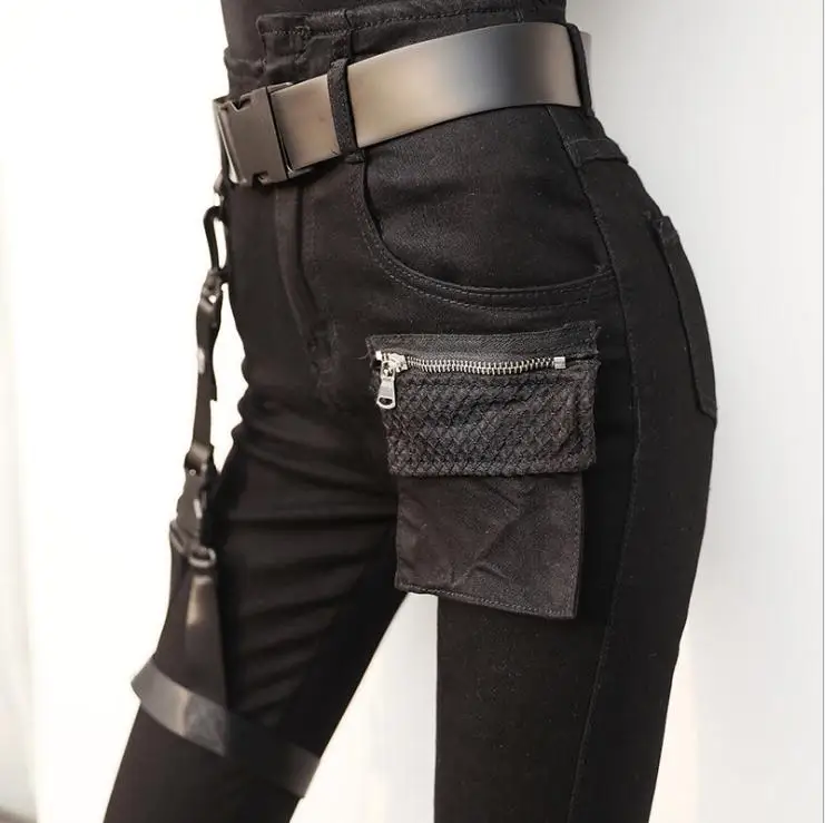 Женские джинсы с высокой талией черные пояс кольцом узкие в стиле панк уличные