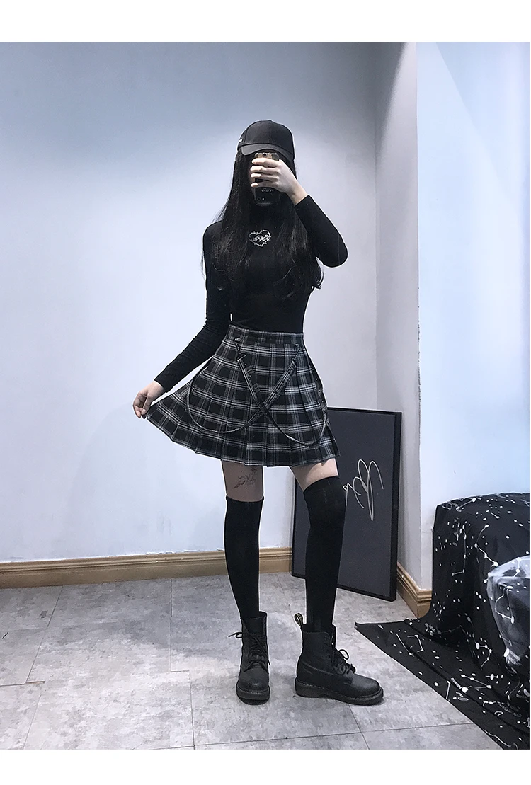 Женская готическая футболка Ruibbit черная однотонная облегающая с длинным рукавом