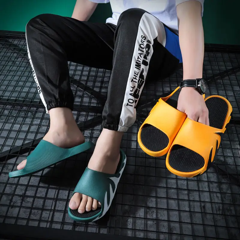 

New Men's Slippers Fashion Men Summer Casual Sandals Mens Flip Flop Slipper Luxury Designer Beach Home Shoes Slippers 2021