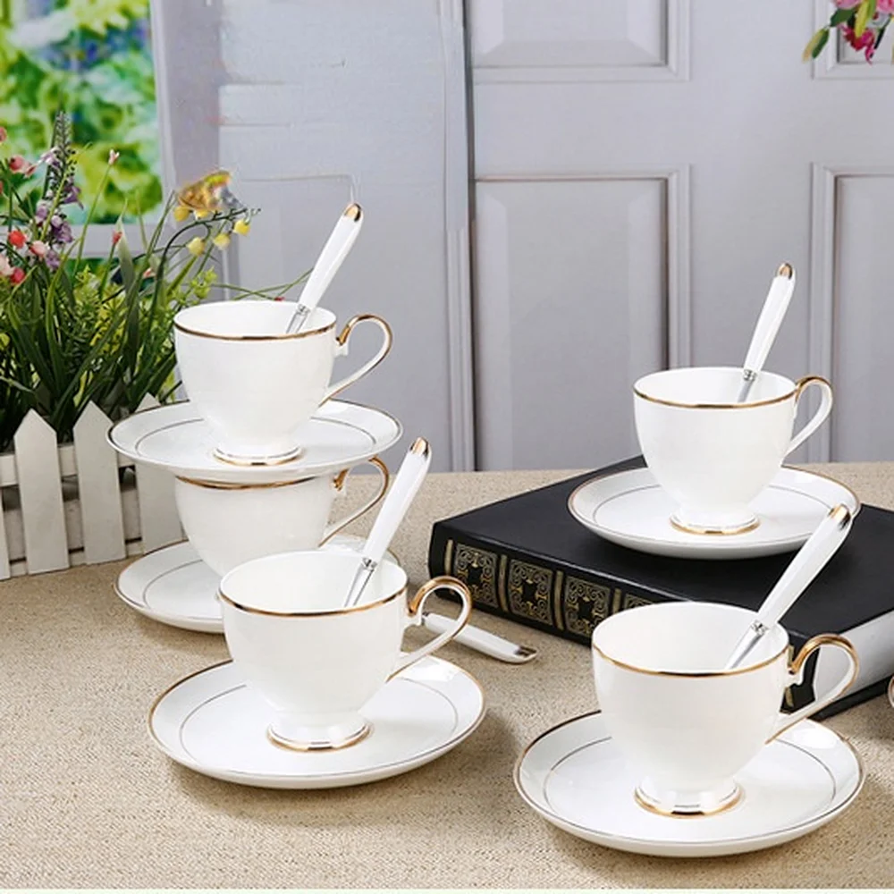 

Creative Handmade Gold Bone China Coffee Cup European Tea Set Ceramic Afternoon Tea Set Red Tea Cup Couple Cup With Saucer Spoon
