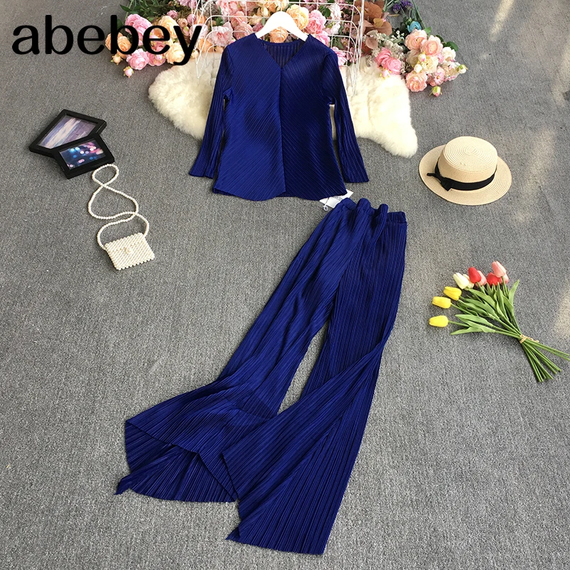 

Комплект из 2 предметов, плиссированный топ с V-образным вырезом, длинным рукавом и широкие штаны с высокой талией, повседневный костюм для р...