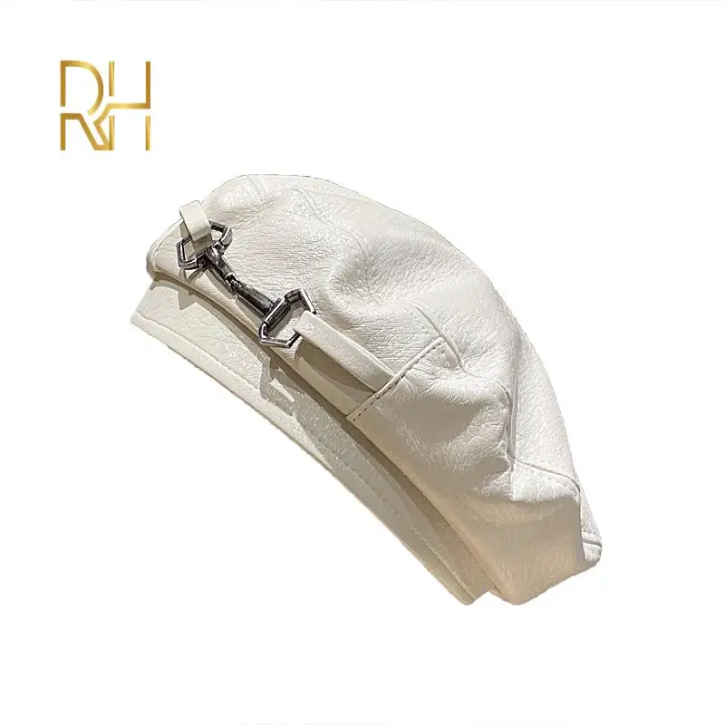 Женский берет с пряжкой Черный из искусственной кожи для осени и зимы |