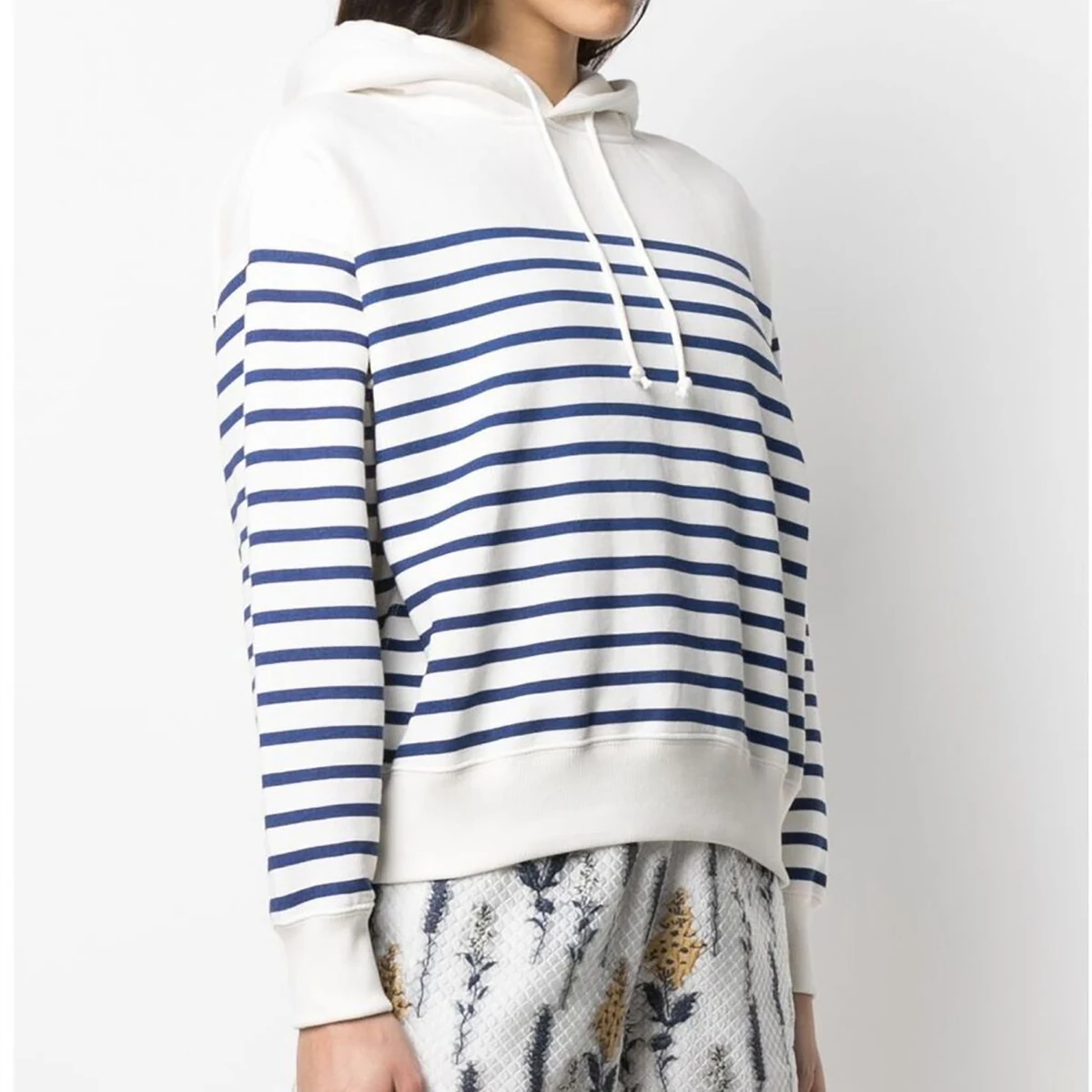 

Hoodies & Sweatshirts