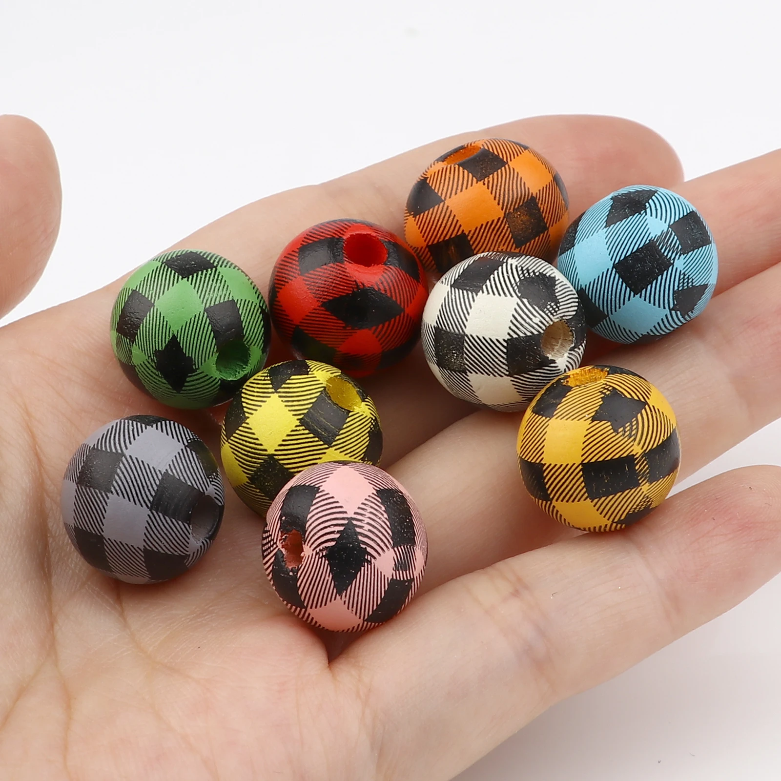 

Scotland Checked Round Wooden Beads Black Plaid Colorful Wood Beads Charm DIY Jewelry Making Accessories New Hot 15mm-20pcs