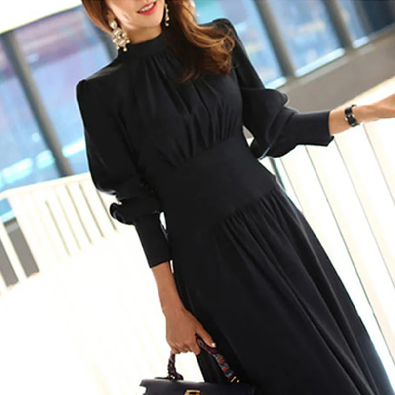 Женское однотонное платье трапеция с пышными рукавами темно синее повседневное