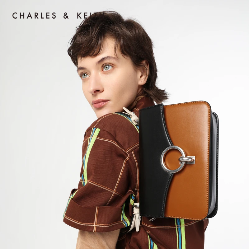 CHARLES＆KEITH Новинка на Лето 2020CK2 20701016 1Женская сумка Металлическое кольцо плечо