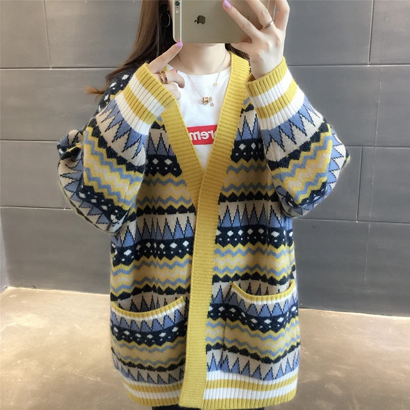 

Korean version of 2020 early autumn and winter new women's plaid sweater coat loose knit cardigan mid-length trend