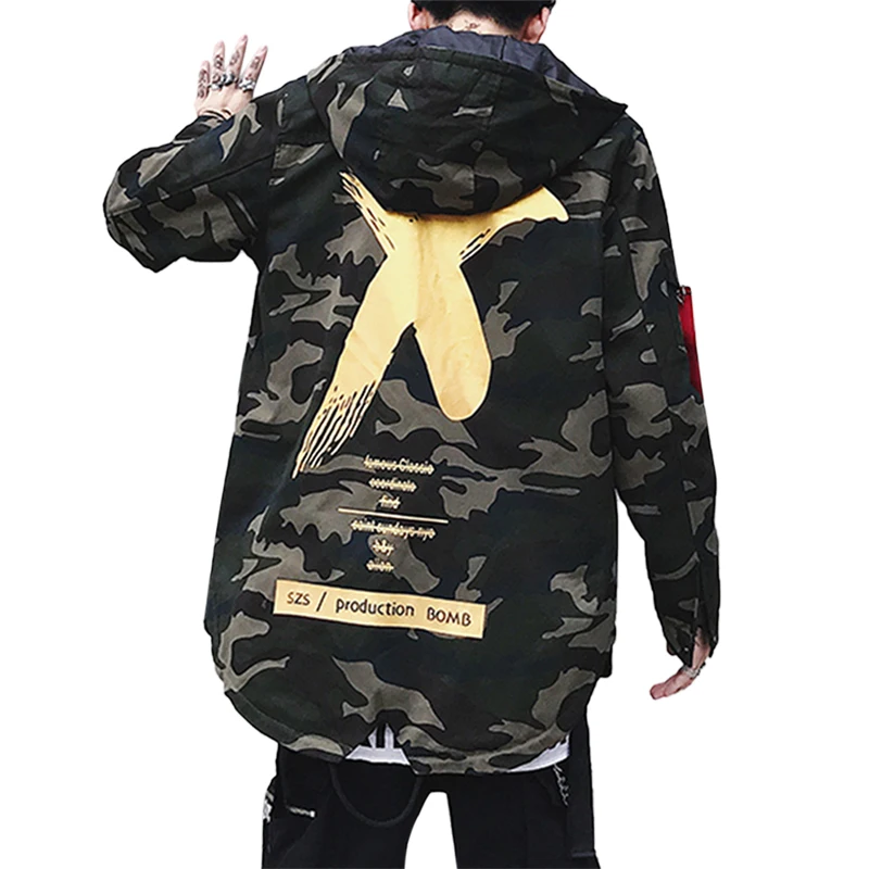 Мужская камуфляжная куртка с капюшоном приталенная в стиле хип хоп осенняя