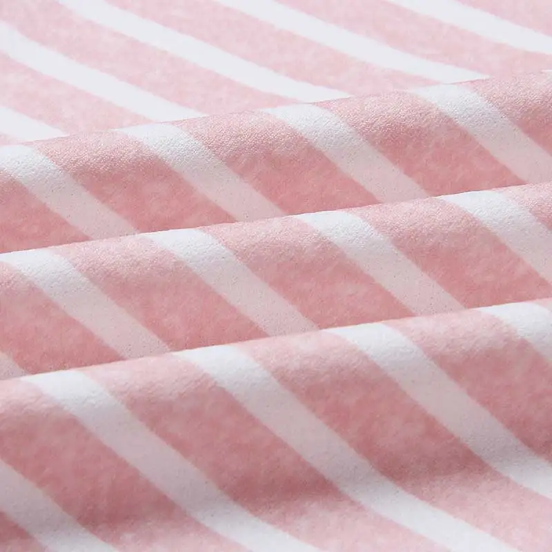 Женский комбинезон без рукавов в полоску с круглым вырезом облегающий