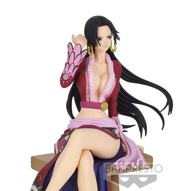 One Piece Boa Hancock Action Figure 15cm seduta su cornicione 2