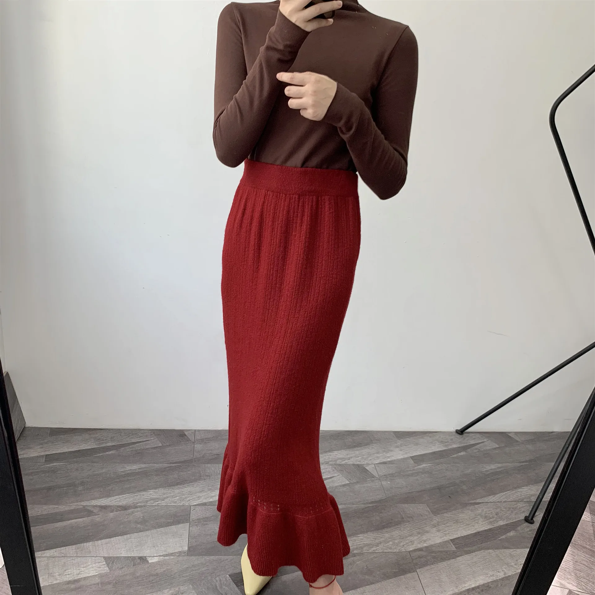

Women Skirt 2020 Autumn Winter Knitted High Elastic Ruffles Hem Mid-Calf Pleated Skirt Solid Colors Office Lady Wool Skirt Femme