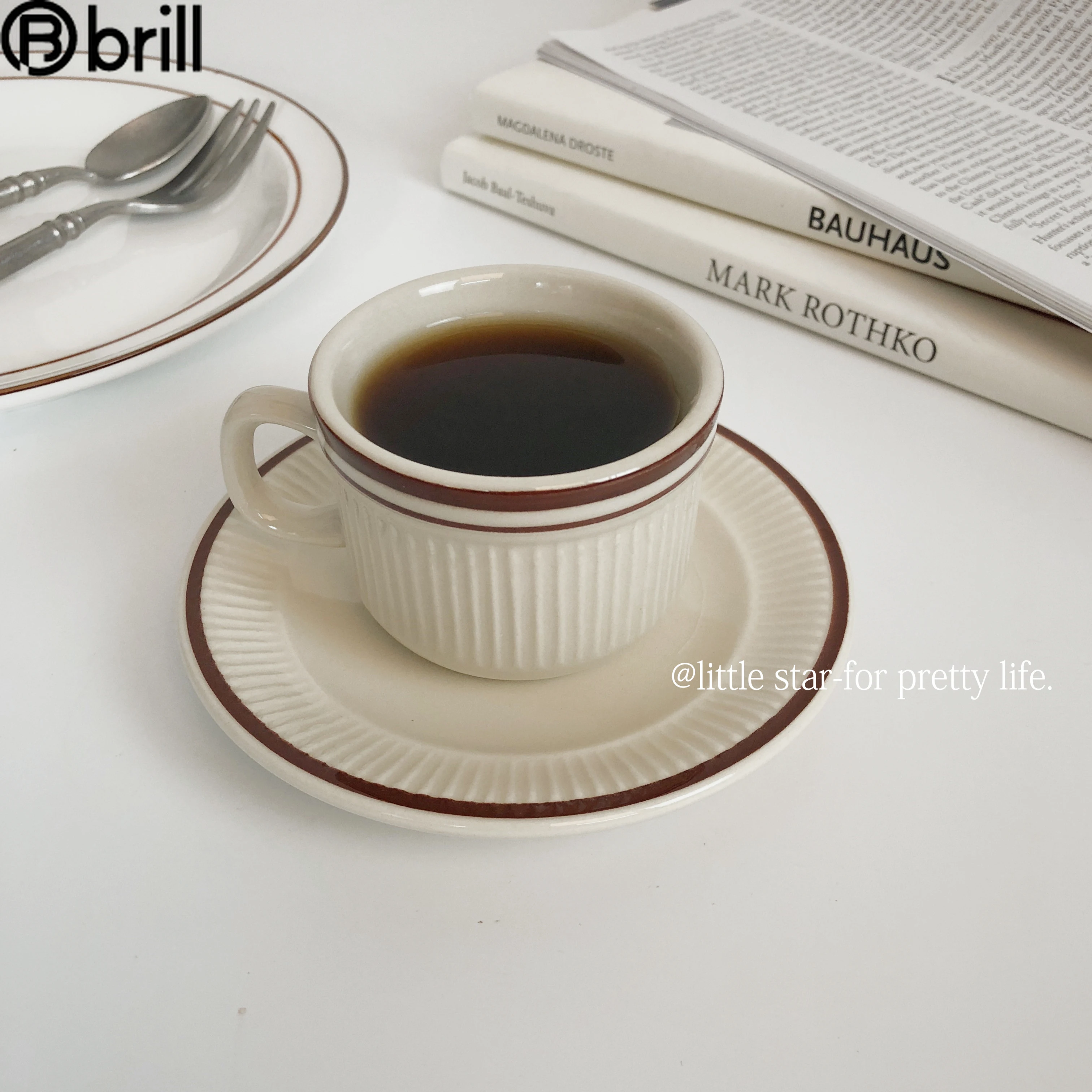 

Retro Japanese Ceramic Cup Minimalist with Handle Home Afternoon Tea Cups and Saucer Sets Tazas De Cafe Creativas Vintage Mug