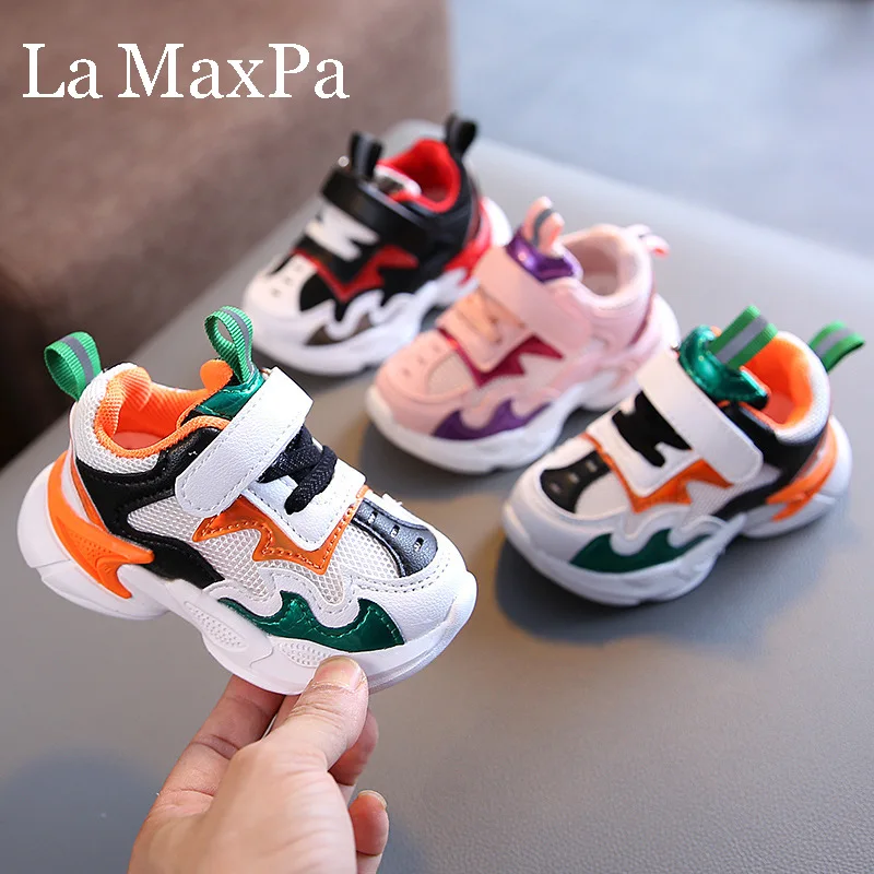 Кроссовки для мальчиков и девочек легкие дышащие на мягкой подошве Спортивная